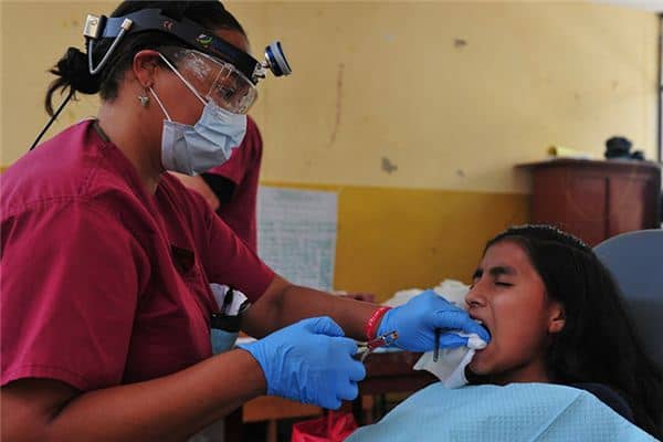 梦见拔牙齿是什么意思 梦见拔牙齿是什么意思