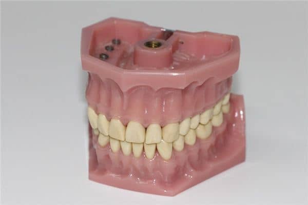 梦见掉假牙是什么意思 梦见掉假牙是什么意思