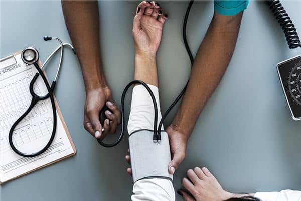 梦见看病是什么预兆 梦见看病是什么预兆