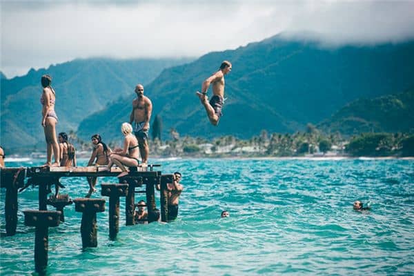 梦见往下跳是什么意思 梦见往下跳是什么意思