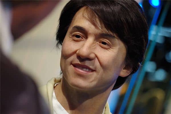 梦见男演员是什么预兆 梦见男演员是什么预兆