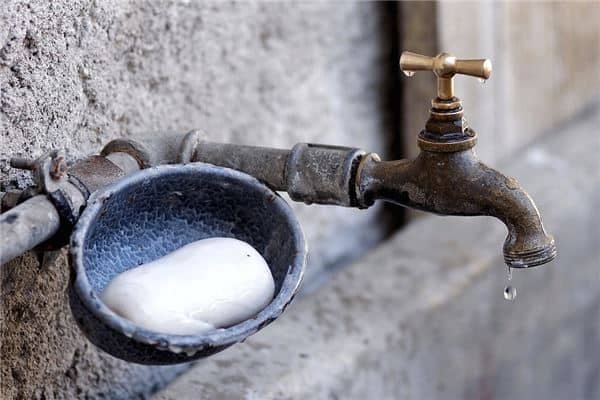 梦见水管坏了是什么意思 梦见水管坏了是什么意思