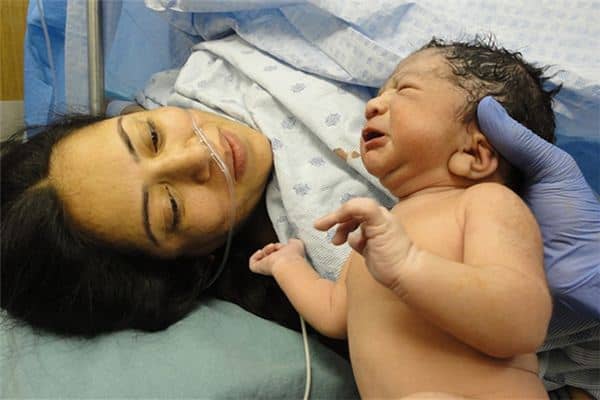 梦见生了小孩是什么意思 梦见生了小孩是什么意思