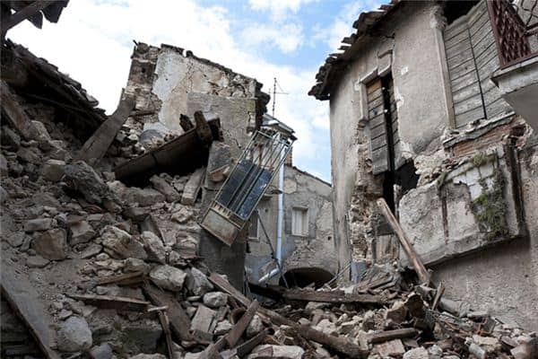 梦见房屋塌是什么意思 梦见房屋塌是什么意思