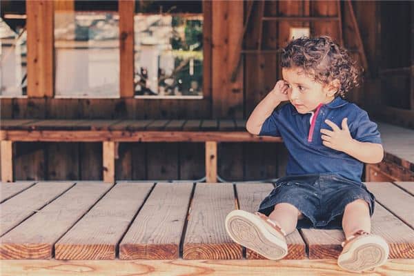 梦见自己拉裤子 梦见自己拉裤子