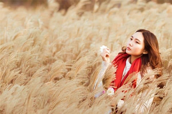 梦见红围巾是什么意思 梦见红围巾是什么意思