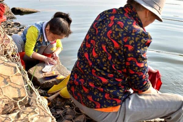 梦见洗鞋子是什么意思 梦见洗鞋子是什么意思