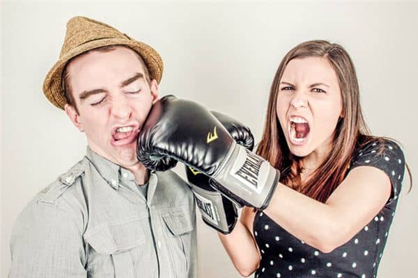 梦见自己被别人打 梦见自己被别人打