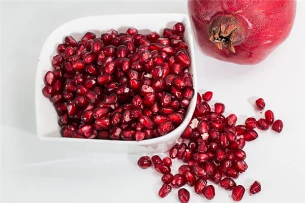 梦见吃石榴是什么意思 梦见吃石榴是什么意思