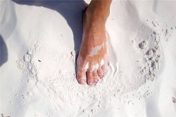 梦见光脚丫是什么预兆 梦见光脚丫是什么预兆