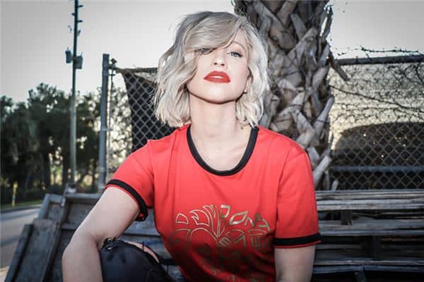 梦见自己长白头发是什么意思 梦见自己长白头发是什么意思