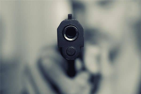 梦见枪杀人是什么意思 梦见枪杀人是什么意思