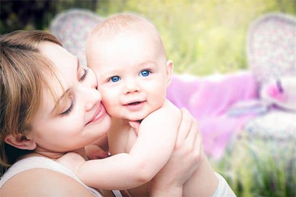 梦见抱孩子是什么预兆 梦见抱孩子是什么预兆
