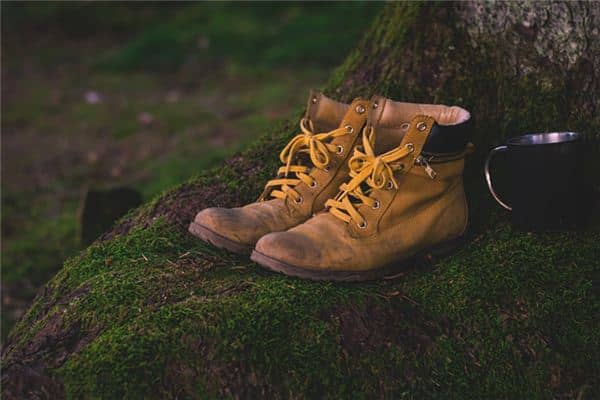 梦见路边有鞋是什么意思 梦见路边有鞋是什么意思