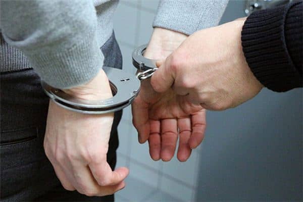 梦见亲人犯罪是什么意思 梦见亲人犯罪是什么意思