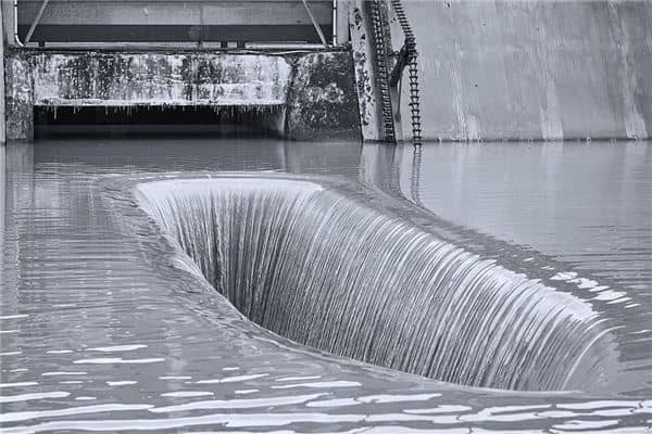 梦见水渠流水是什么意思