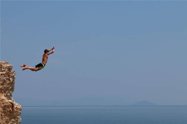 梦见儿子从高处掉下来 梦见儿子从高处掉下来