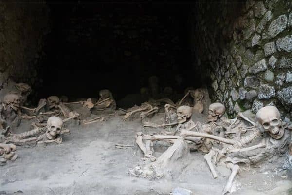 梦见骨头架子是什么意思 梦见骨头架子是什么意思