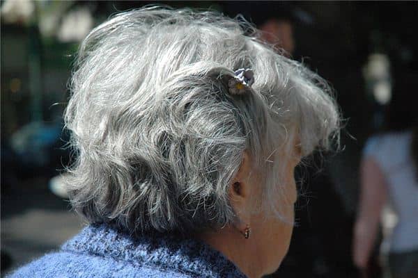 梦见一夜白头是什么意思 梦见一夜白头是什么意思