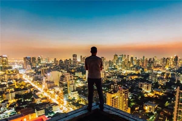 梦见有人跳楼是什么预兆 梦见有人跳楼是什么预兆