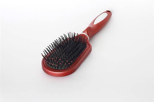 梦见梳子断齿是什么意思 梦见梳子断齿是什么意思