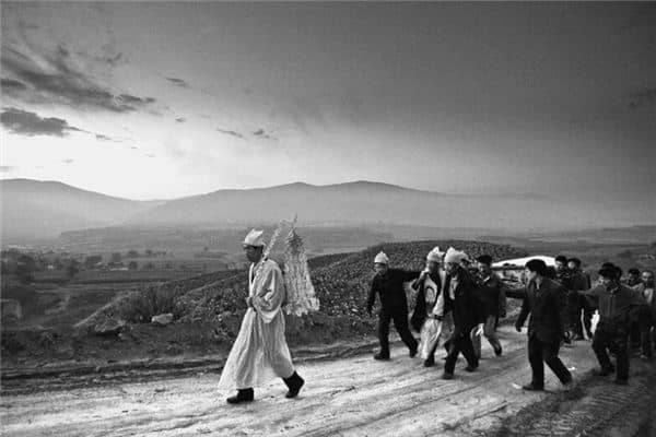 梦见亲人穿孝衣 梦见亲人穿孝衣