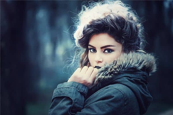 梦见头发掉光了 梦见头发掉光了