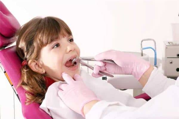 梦见牙掉一半是什么意思 梦见牙掉一半是什么意思