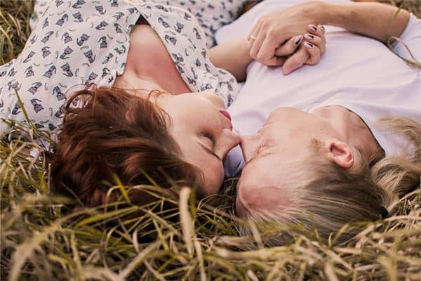 梦见两个死人是什么意思 梦见两个死人是什么意思