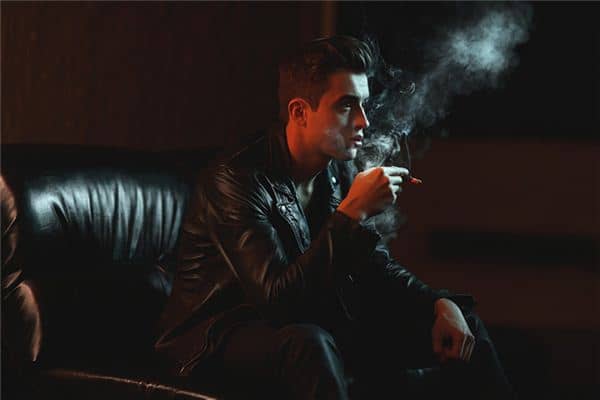 梦见别人抽烟是什么意思 梦见别人抽烟是什么意思