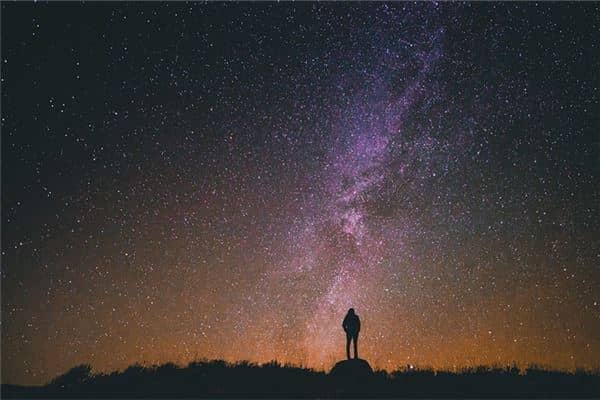 梦见夜晚走路是什么意思 梦见夜晚走路是什么意思