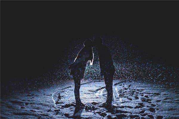 梦见和前男友接吻是什么意思 梦见和前男友接吻是什么意思