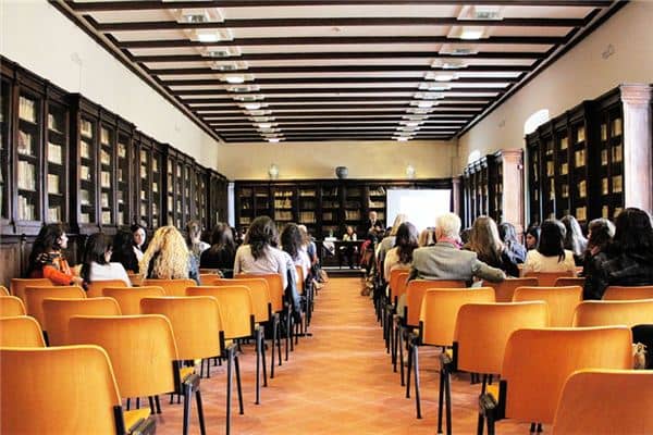 梦见在教室里是什么意思 梦见在教室里是什么意思