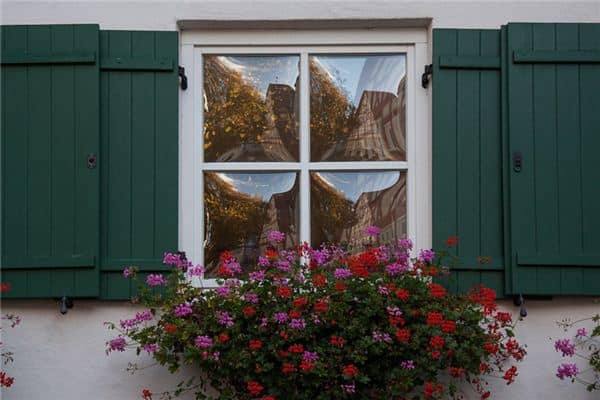 梦见窗户坏了是什么意思 梦见窗户坏了是什么意思