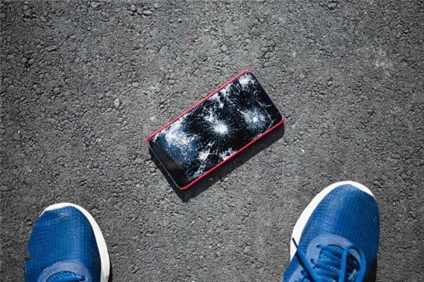 做梦手机摔坏了 做梦手机摔坏了