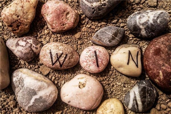 梦见捡小石头是什么意思 梦见捡小石头是什么意思