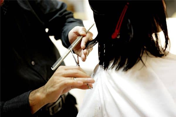 梦见排队理发是什么意思 梦见排队理发是什么意思