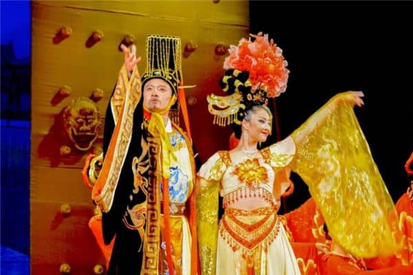 梦见和皇帝在一起 梦见和皇帝在一起