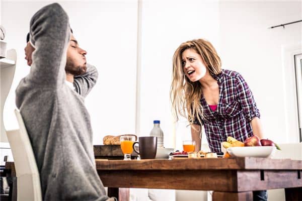 梦见和前女友吵架 梦见和前女友吵架