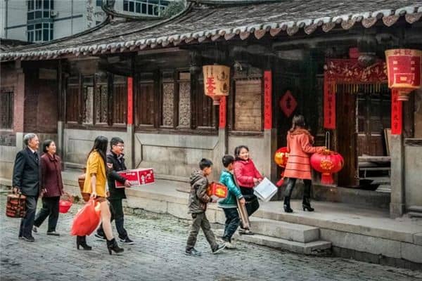 梦见老家的人是什么意思 梦见老家的人是什么意思