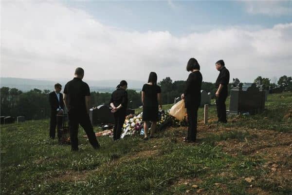 梦见岳夫死了是什么意思