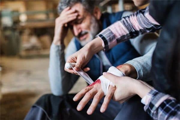 梦见别人流血是什么意思 梦见别人流血是什么意思