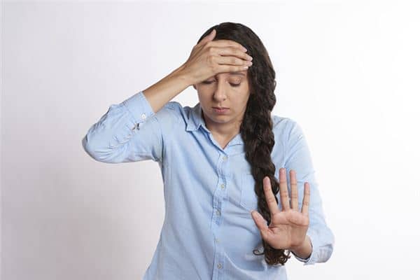 梦见脸上发黄是什么意思 梦见脸上发黄是什么意思