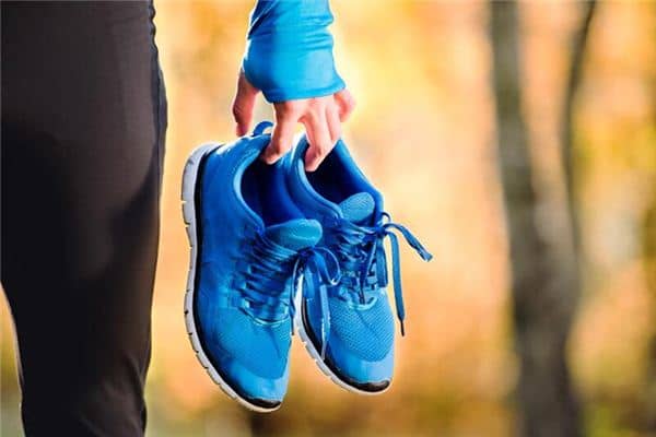 梦见捡到鞋子是什么意思 梦见捡到鞋子是什么意思