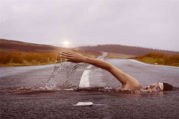 梦到地上有水 梦到地上有水