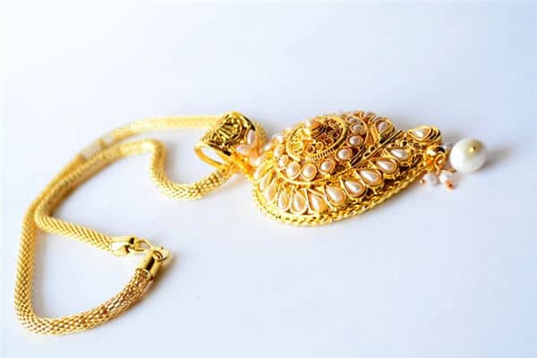 梦见带金项链是什么意思 梦见带金项链是什么意思