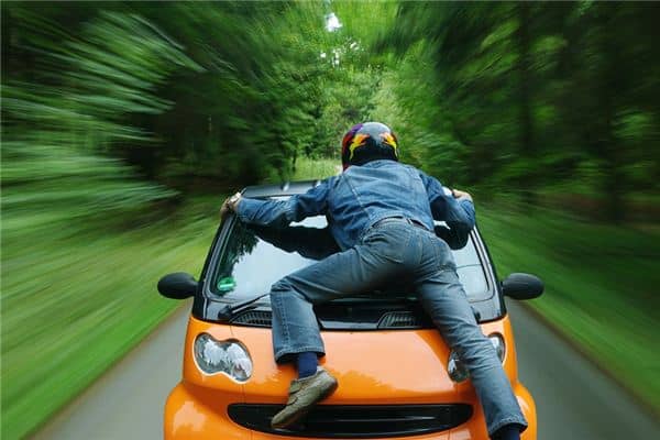 梦见开车撞到人是什么意思 梦见开车撞到人是什么意思