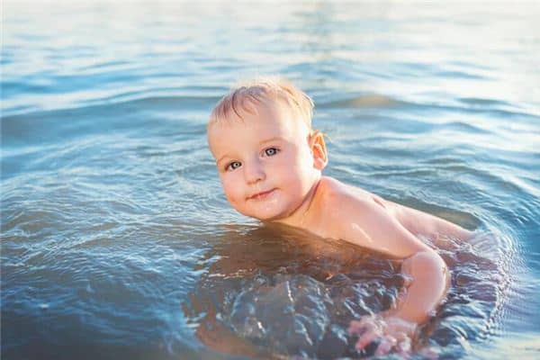 梦见会游泳了是什么意思 梦见会游泳了是什么意思