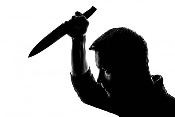 梦见被人刺伤是什么意思 梦见被人刺伤是什么意思