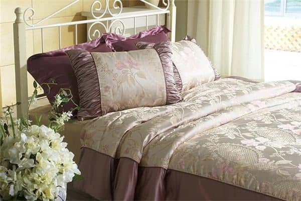 梦见被子坏了是什么意思 梦见被子坏了是什么意思